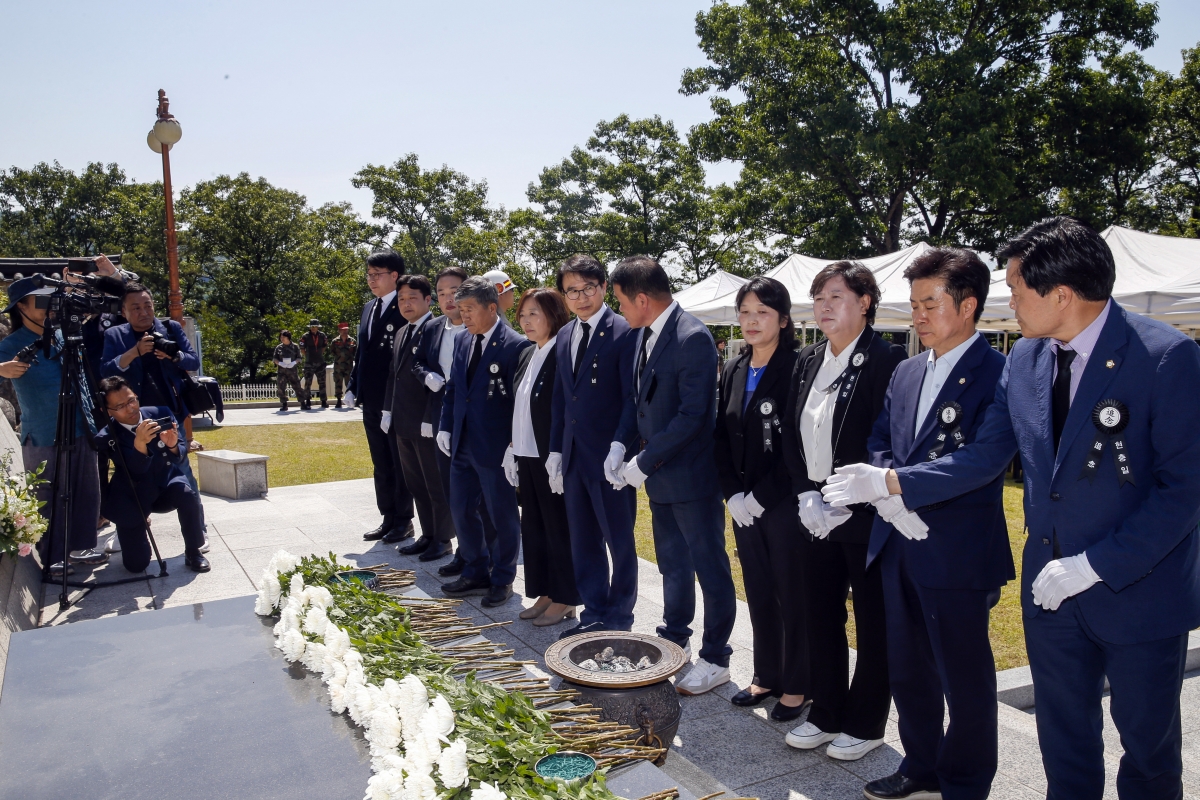 20230606-054[_P7U4378-1-제68회 현충일 충혼탑 추념.jpg