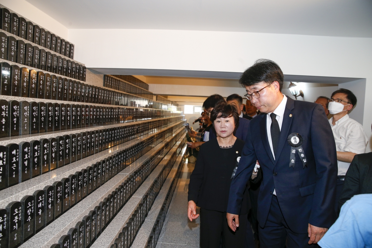 20230606-071[_P7U4409-1-제68회 현충일 충혼탑 추념.jpg