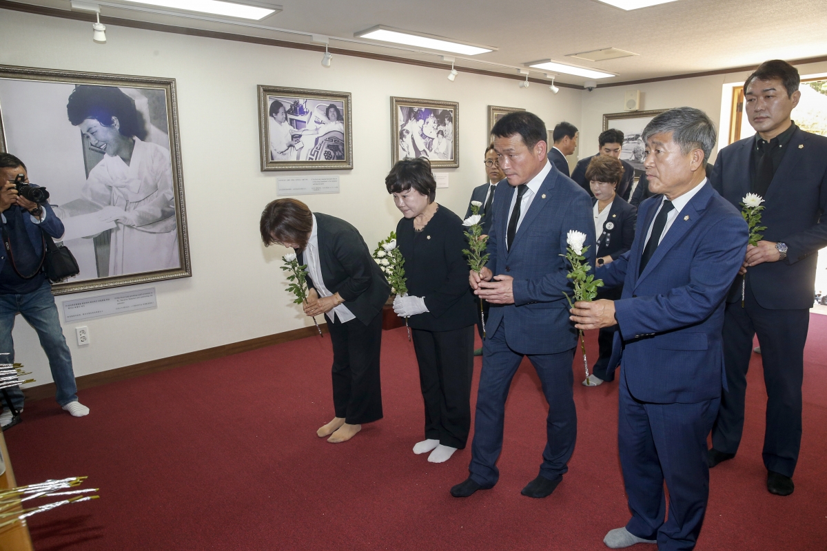 20230606-093[_P7U4458-1-제68회 현충일 박정희대통령 생가 추념.jpg