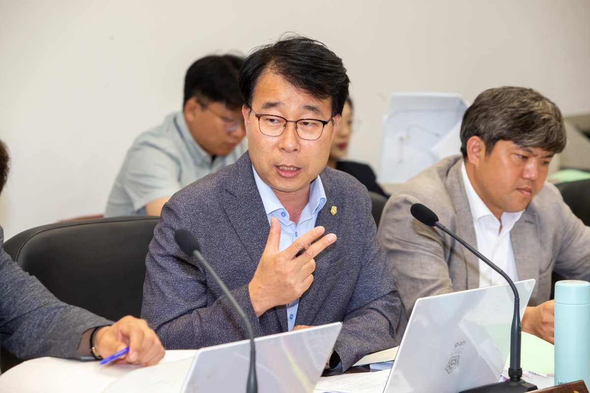 20230607-055[_P7U4803-제268회 정례회 기획행정위원회 소관 2023년도 행정사무감사 활동.JPG