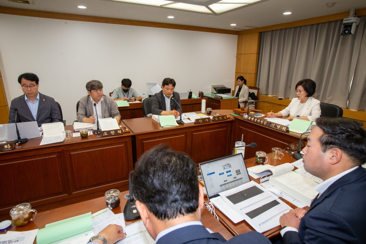 20230607-032[_P7U4609-제268회 정례회 기획행정위원회 소관 2023년도 행정사무감사 활동.JPG