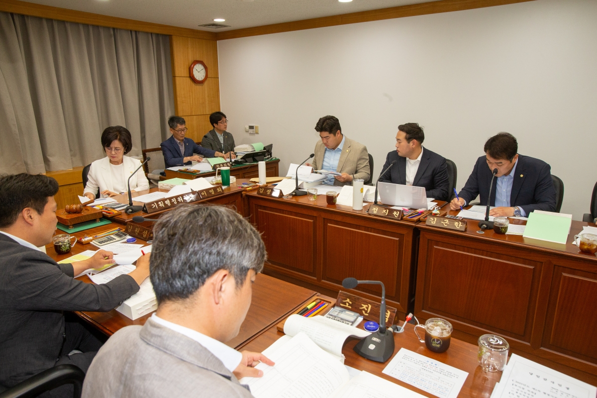 20230607-030[_P7U4596-제268회 정례회 기획행정위원회 소관 2023년도 행정사무감사 활동.JPG