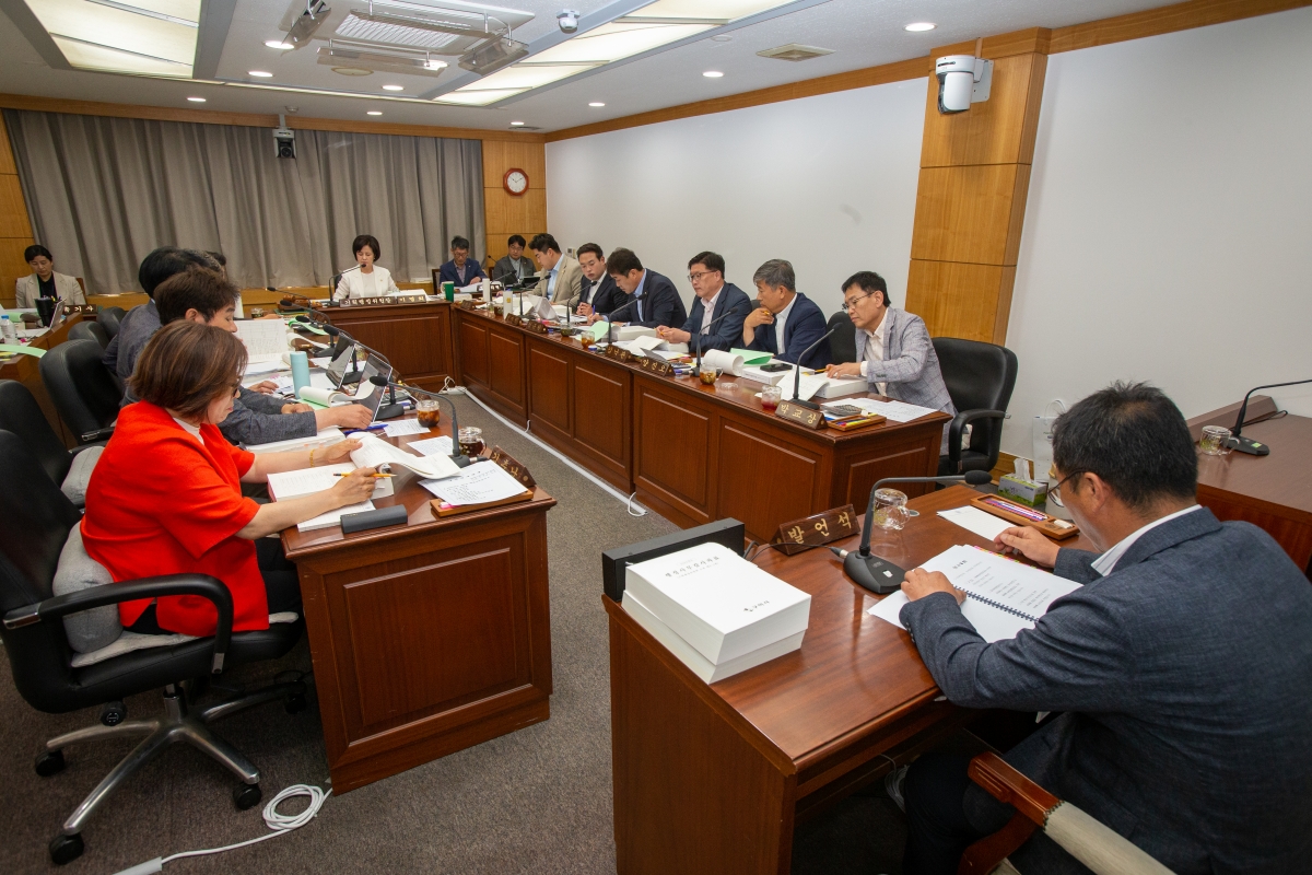 20230607-026[_P7U4594-제268회 정례회 기획행정위원회 소관 2023년도 행정사무감사 활동.JPG