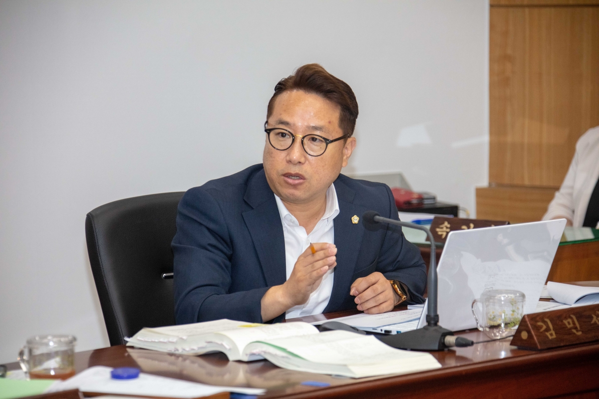 20230608-016[IMG_5380-제268회 정례회 산업건설위원회 소관 2023년도 행정사무감사 활동.JPG