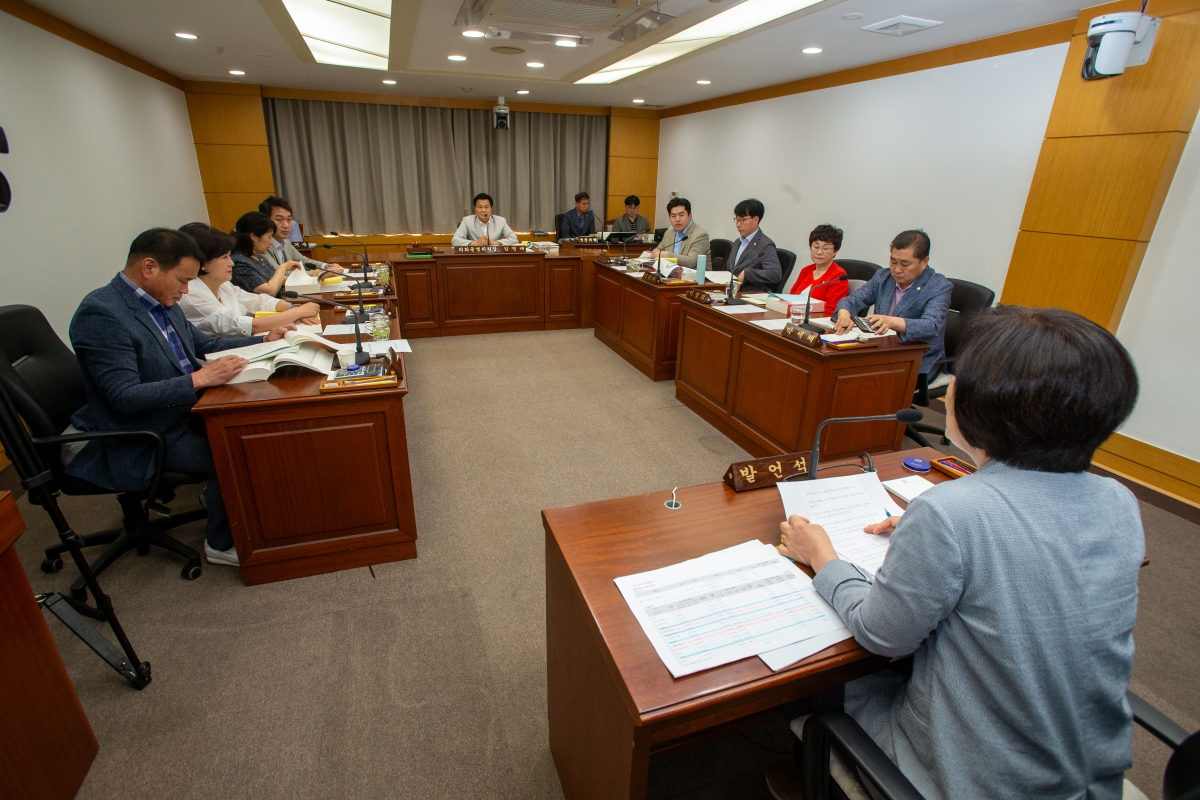 20230619-005[_P7U6056-제268회 정례회 의회운영위원회 소관 2022회계연도 세입・세출 결산 승인안 예비심사활동.JPG
