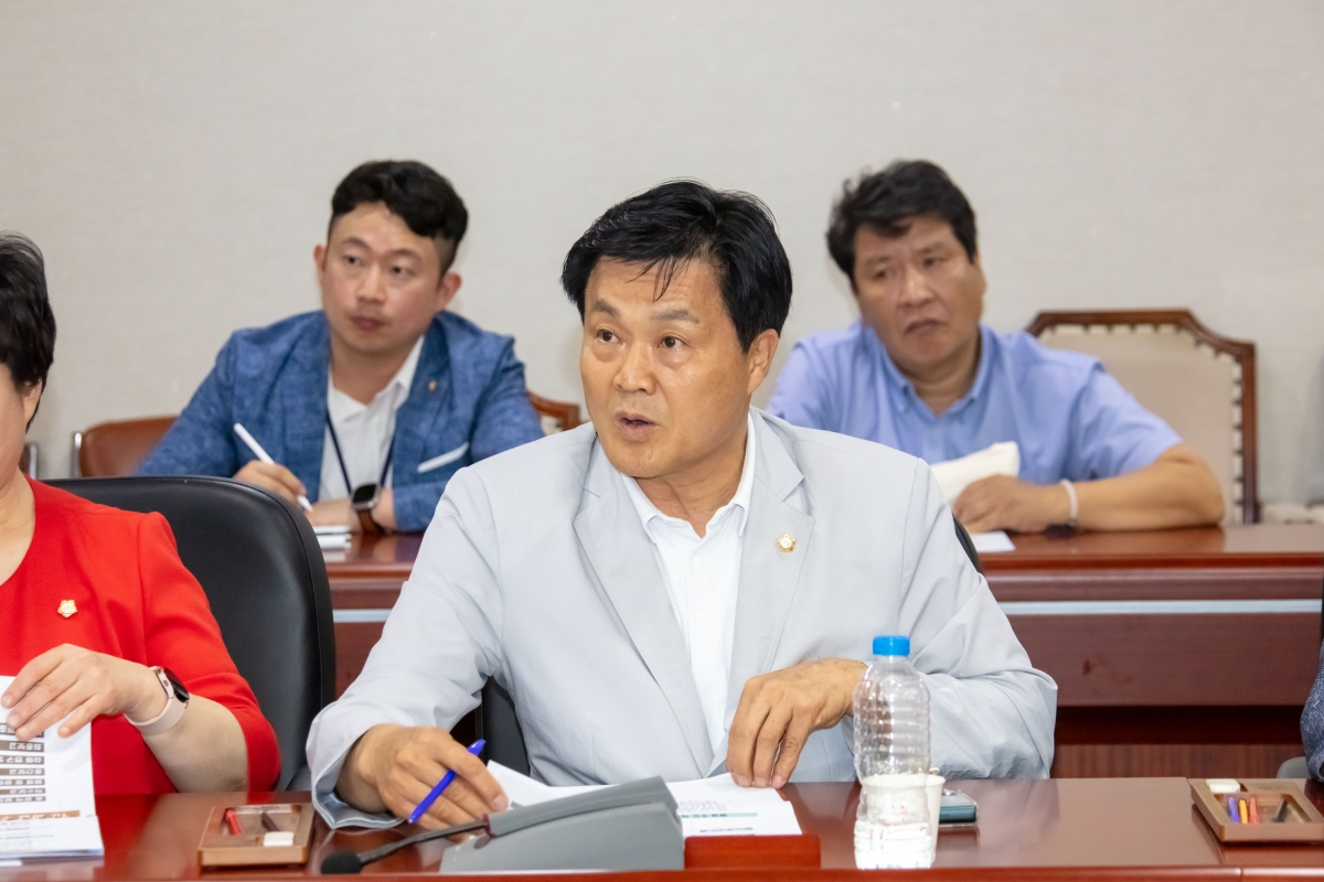 20230619-037[IMG_5492-의원연구단체 농축산 환경개선연구회 용역 착수보고회.JPG