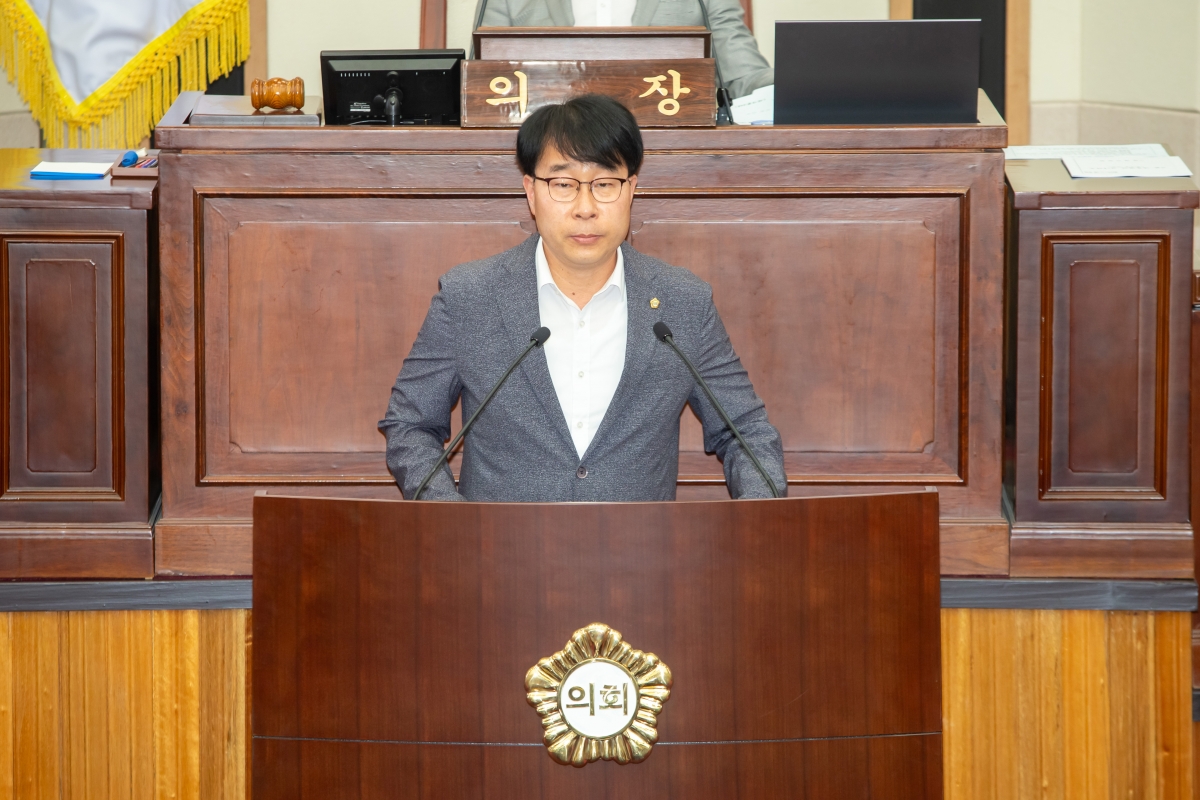 20230623-015[_P7U6472-제268회 정례회 제2차 본회의시 신용하 의원 의사진행발언.JPG