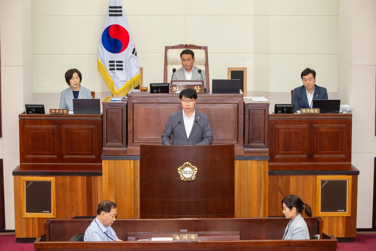 20230623-016[_P7U6477-제268회 정례회 제2차 본회의시 신용하 의원 의사진행발언.JPG