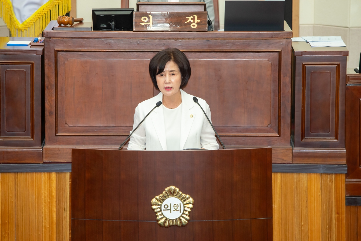 20230623-039[_P7U6541-제268회 정례회 제2차 본회의시 이명희 기획행정위원장 2023년도 행정사무감사 활동결과보고.JPG