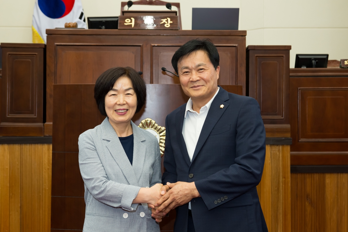 20230623-075[_P7U6641-전명희 의회사무국장 퇴임식.JPG