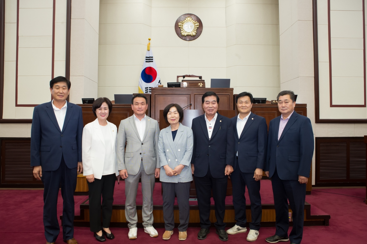 20230623-068[_P7U6623-전명희 의회사무국장 퇴임식.JPG