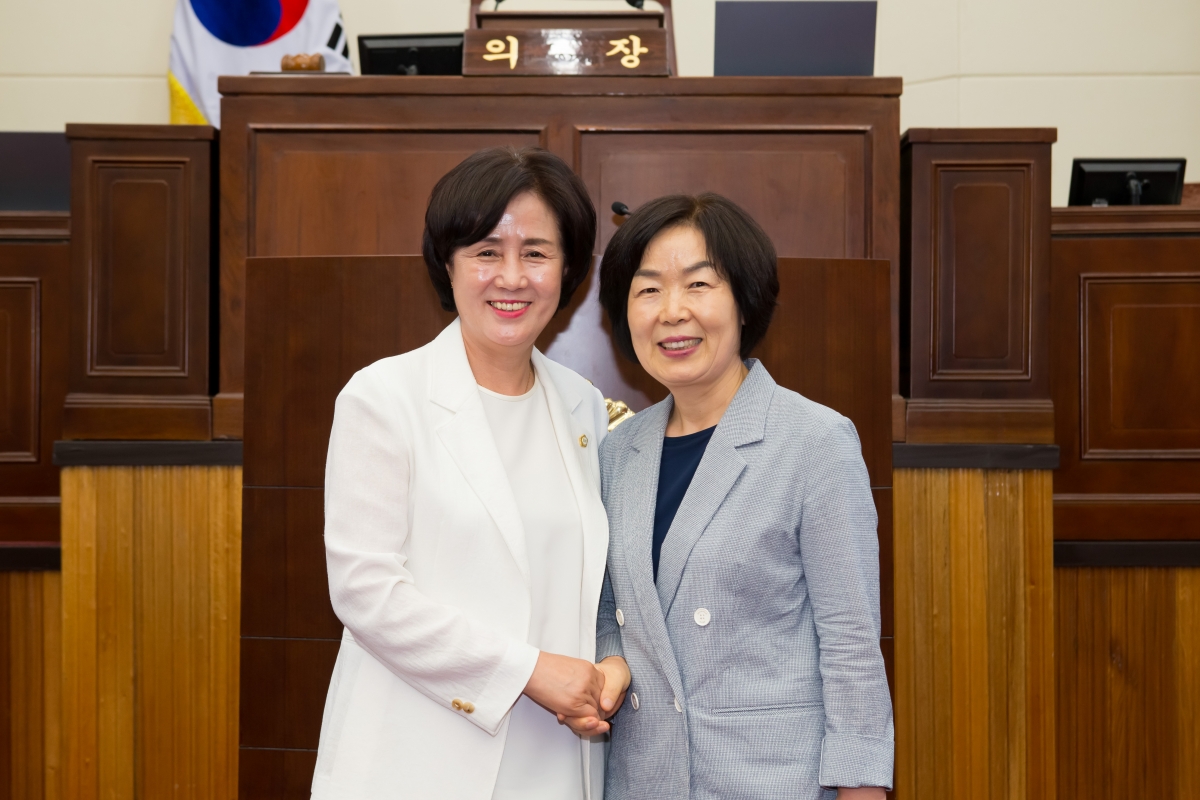 20230623-076[_P7U6644-전명희 의회사무국장 퇴임식.JPG