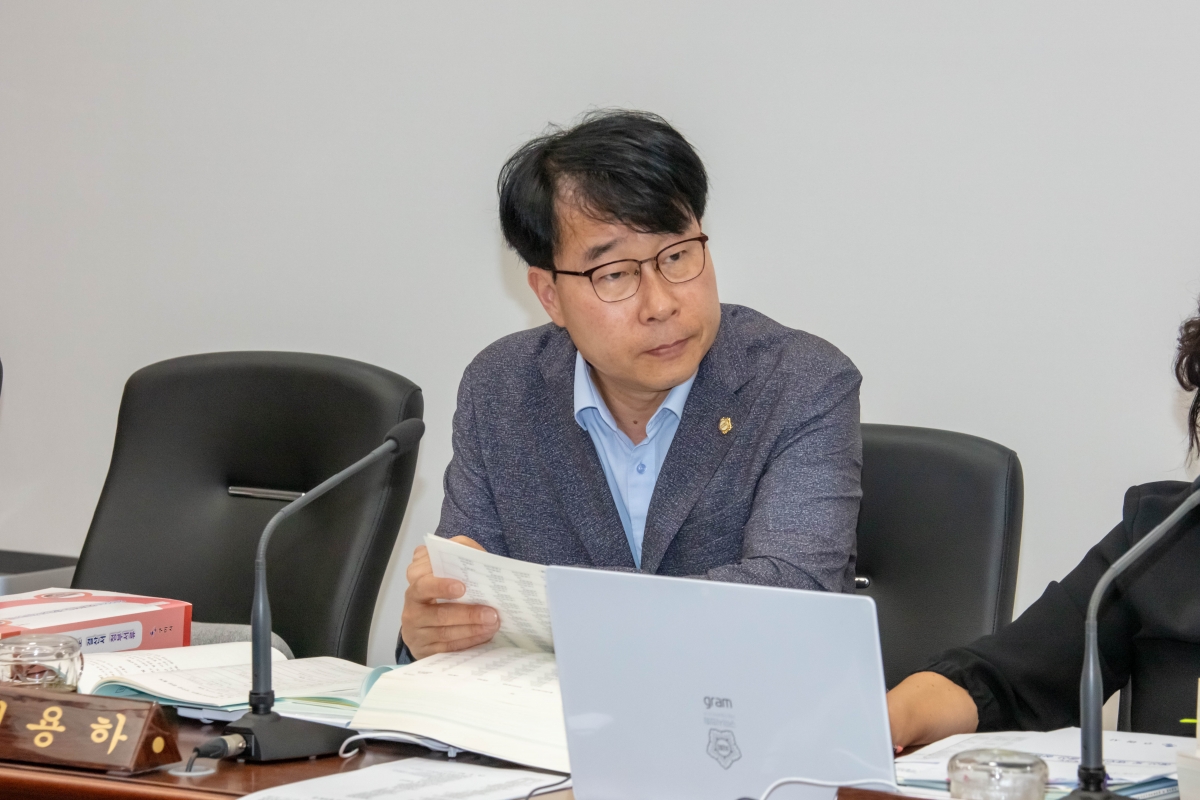 20230621-025[IMG_5603-제268회 정례회 예산결산특별위원회 2022회계연도 세입·세출 결산 승인안 심사활동.JPG