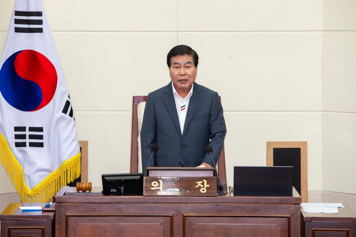 20230705-003[_P7U7660-제269회 임시회 제1차 본회의시 안주찬 의장 회의주재.JPG