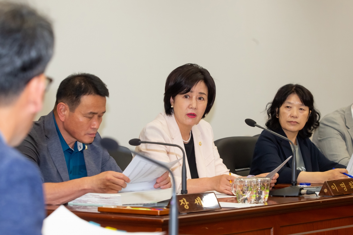 20230706-009[_P7U7878-제269회 임시회 의회운영위원회 소관 2023년도 제1회 추경예산안 예비심사 활동.JPG