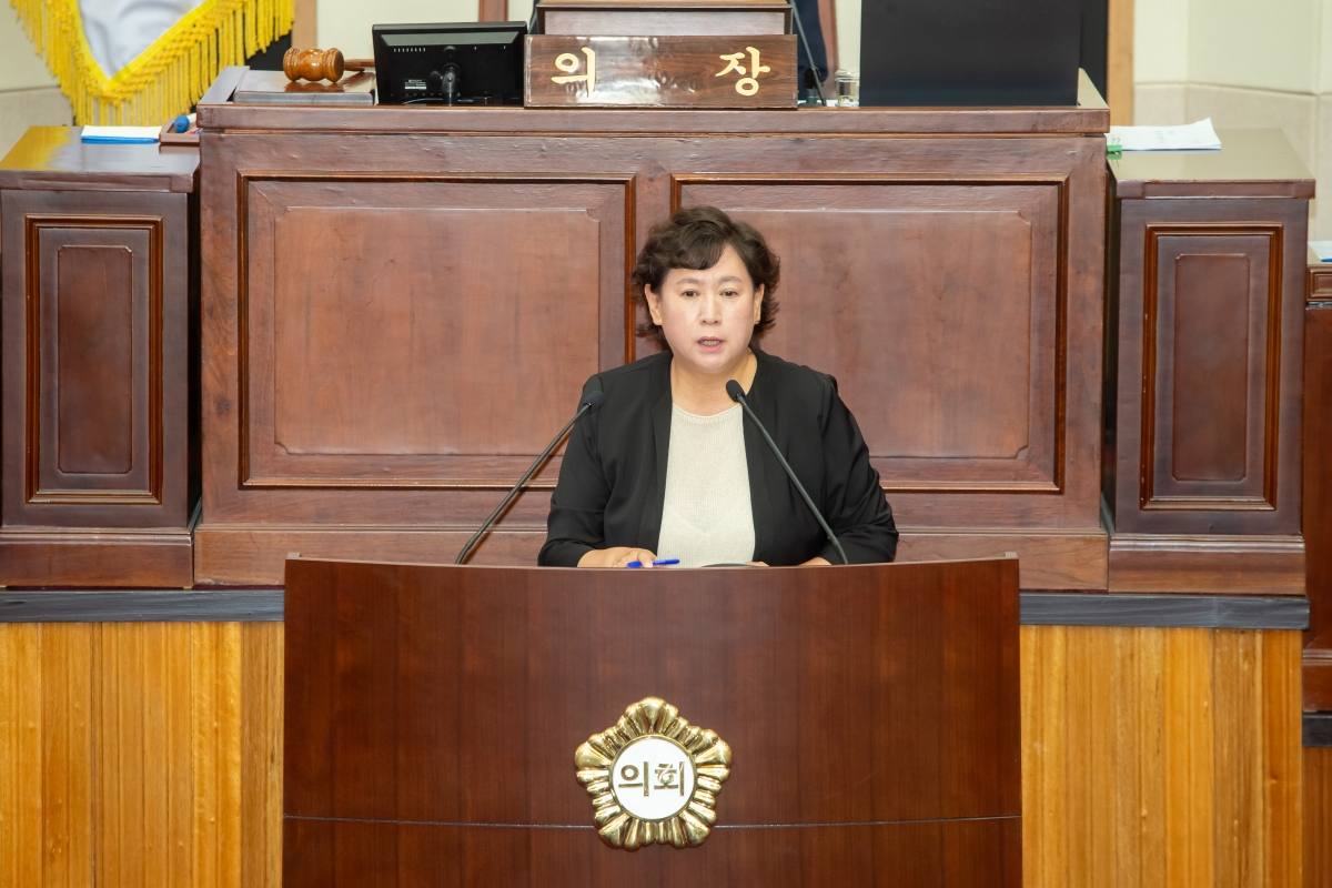 20230713-021[_P7U8687-제269회 임시회 제2차 본희의시 이지연 예산결산특별위원장 특별위원회 활동결과보고.JPG