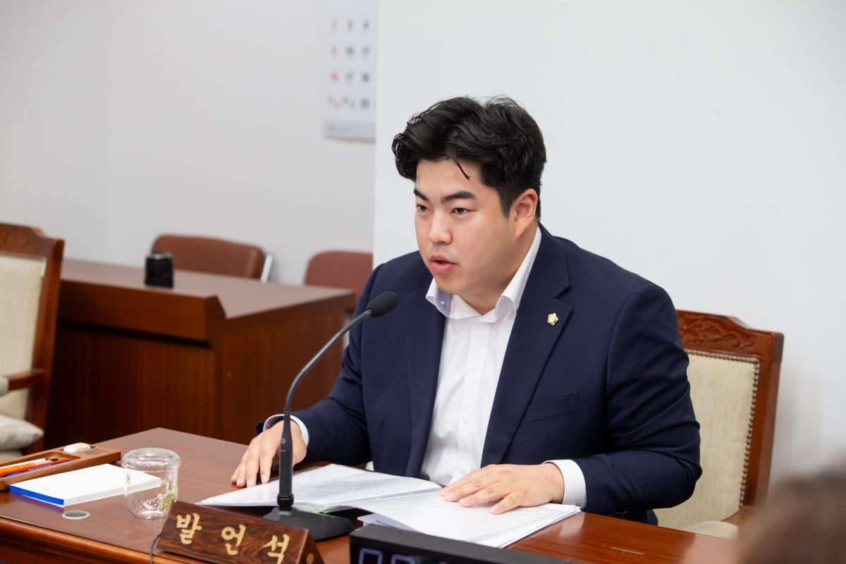 20230706-023[_P7U7912-제269회 임시회 기획행정위원회 조례안 심사활동.jpg