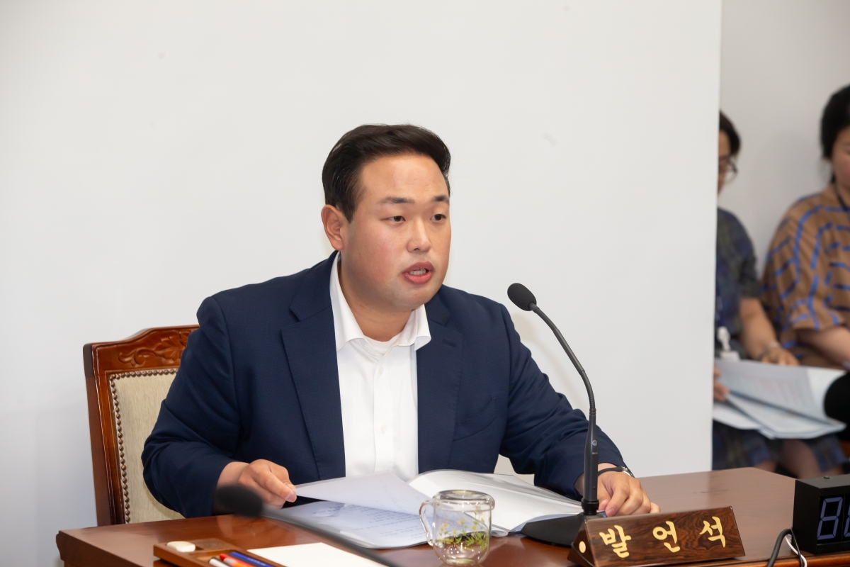 20230706-021[_P7U7896-제269회 임시회 기획행정위원회 조례안 심사활동.JPG