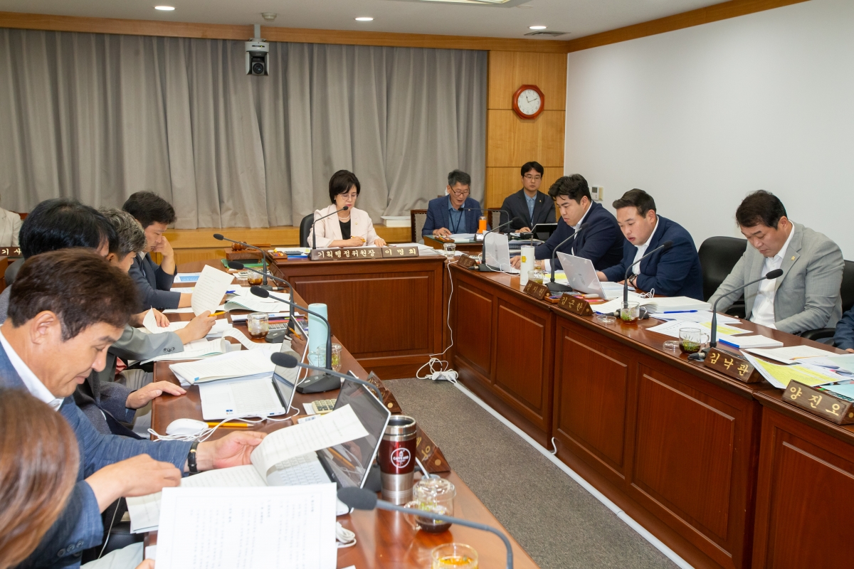 20230706-017[_P7U8002-제269회 임시회 기획행정위원회 조례안 심사활동.JPG