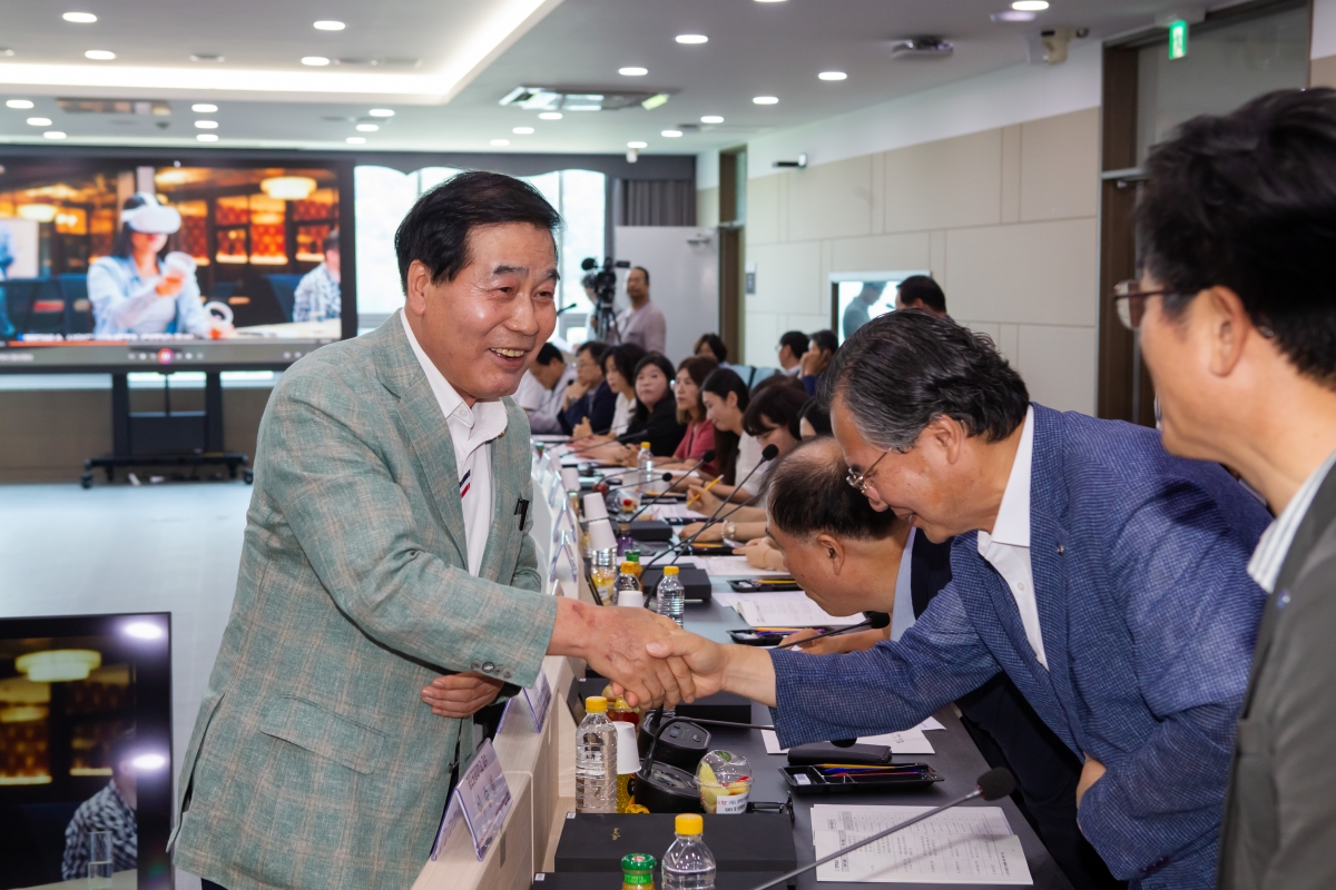 20230721-008[_P7U8887-구미정책개발센터 현판제막식 및 정책연구위원회 위촉식.JPG