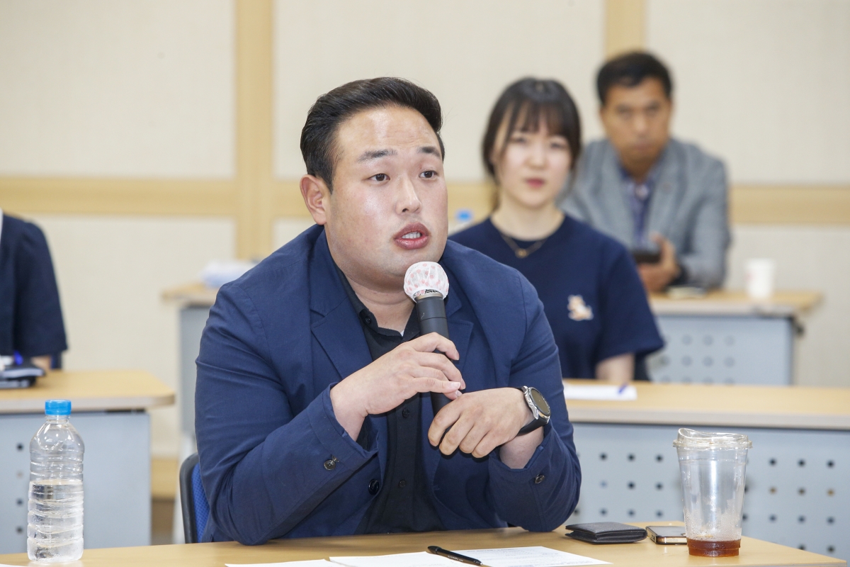 20230727-022[_P7U9203-1-의원연구단체 청인심 김요한 박사 초청 세미나.jpg