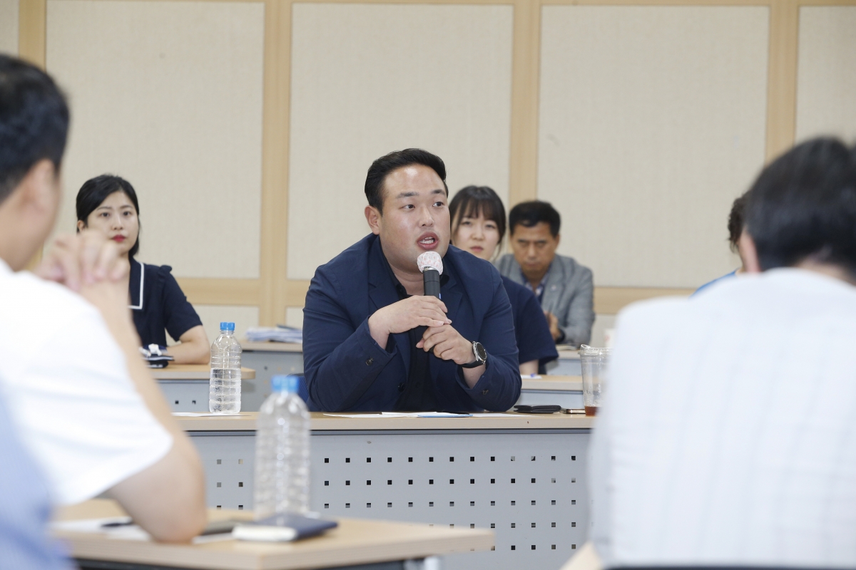 20230727-023[_P7U9205-1-의원연구단체 청인심 김요한 박사 초청 세미나.jpg