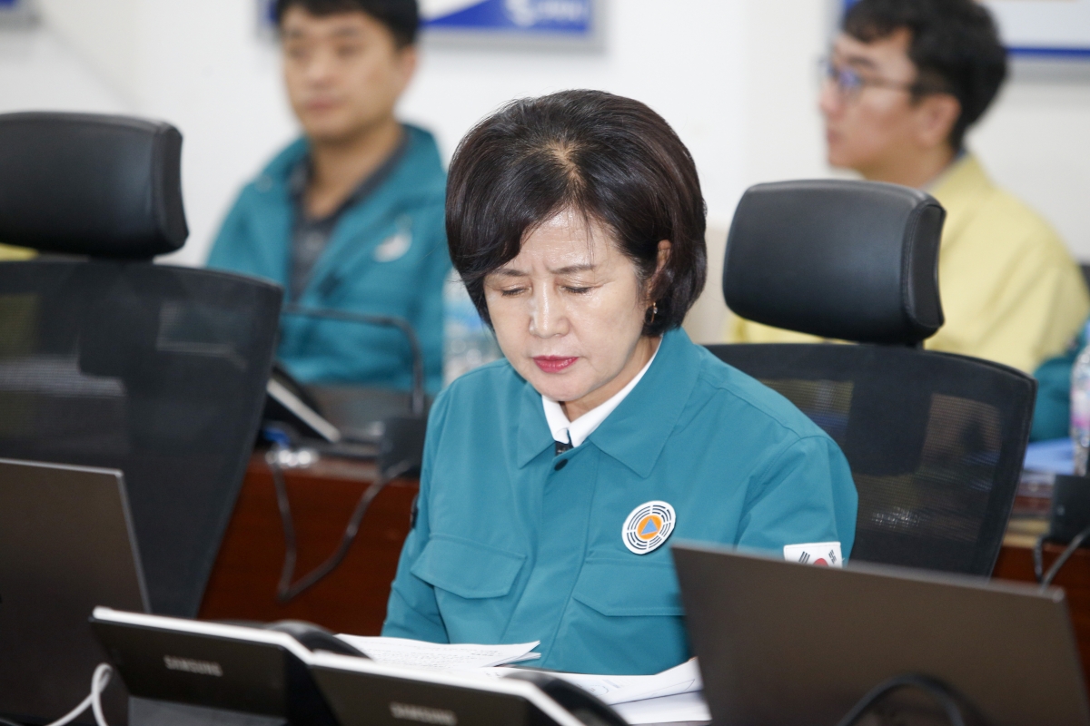 20230809-024[_P7U9877-1-제6호 태풍 카눈 구미시 재난안전대책본부 방문 격려.jpg