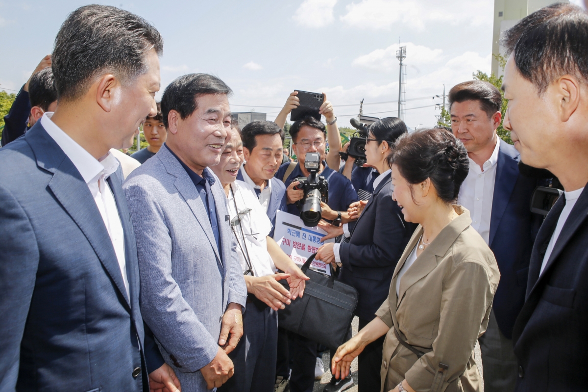 20230815-023[_P7U0385-1-박근혜 전 대통령께서 박정희 대통령 생가 및 역사자료관 방문.jpg