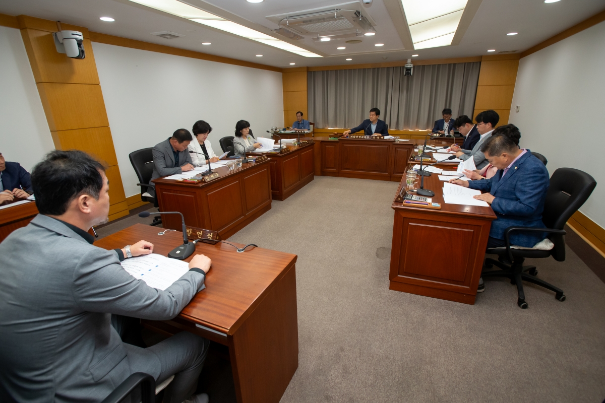 20230907-001[_P7U9650-제270회 임시회 의회운영위원회 조례안 심사 활동.JPG