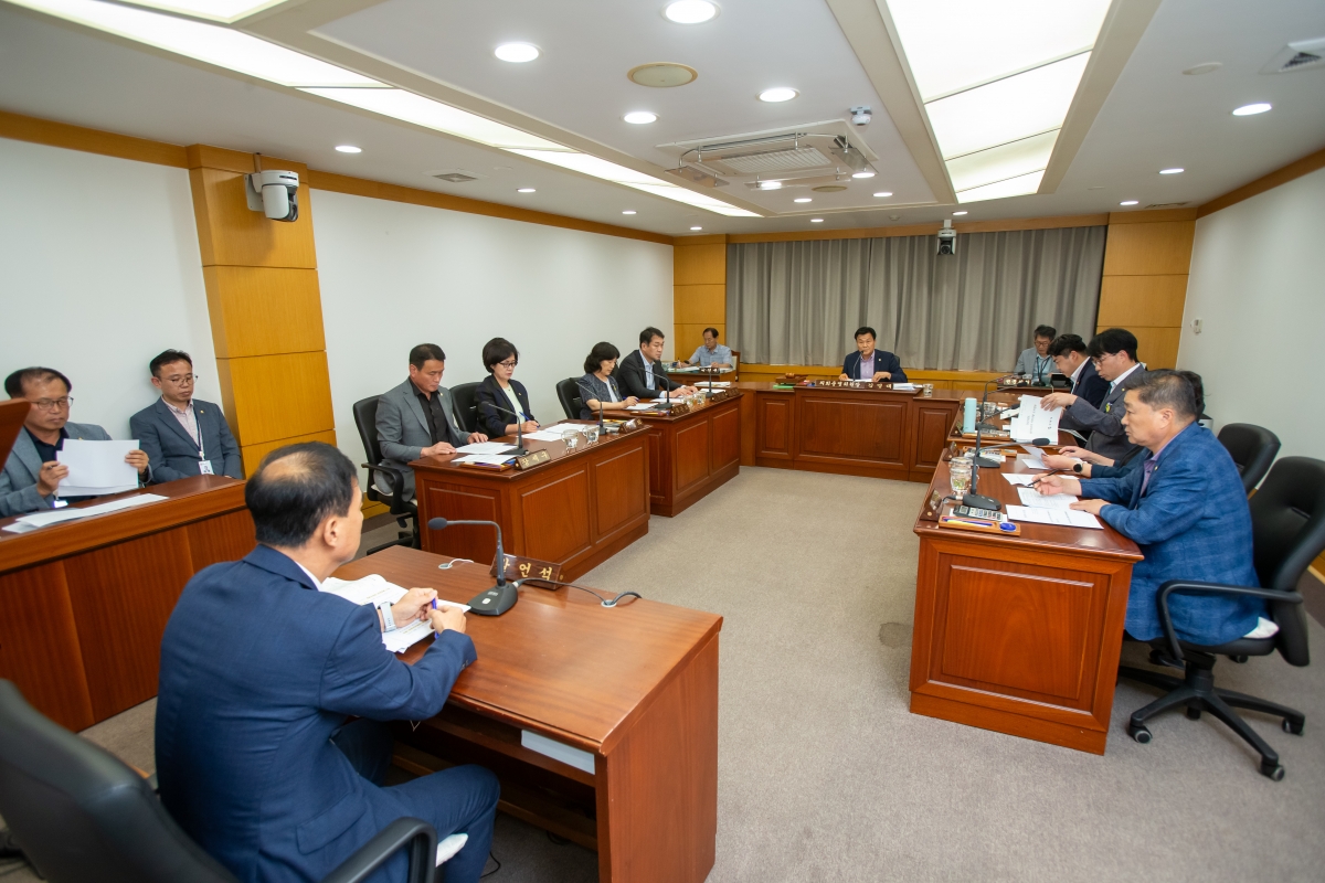 20230911-006[_P7U0355-제270회 임시회 의회운영위원회 2023년도 행정사무감사 지적사항 조치결과 보고.JPG