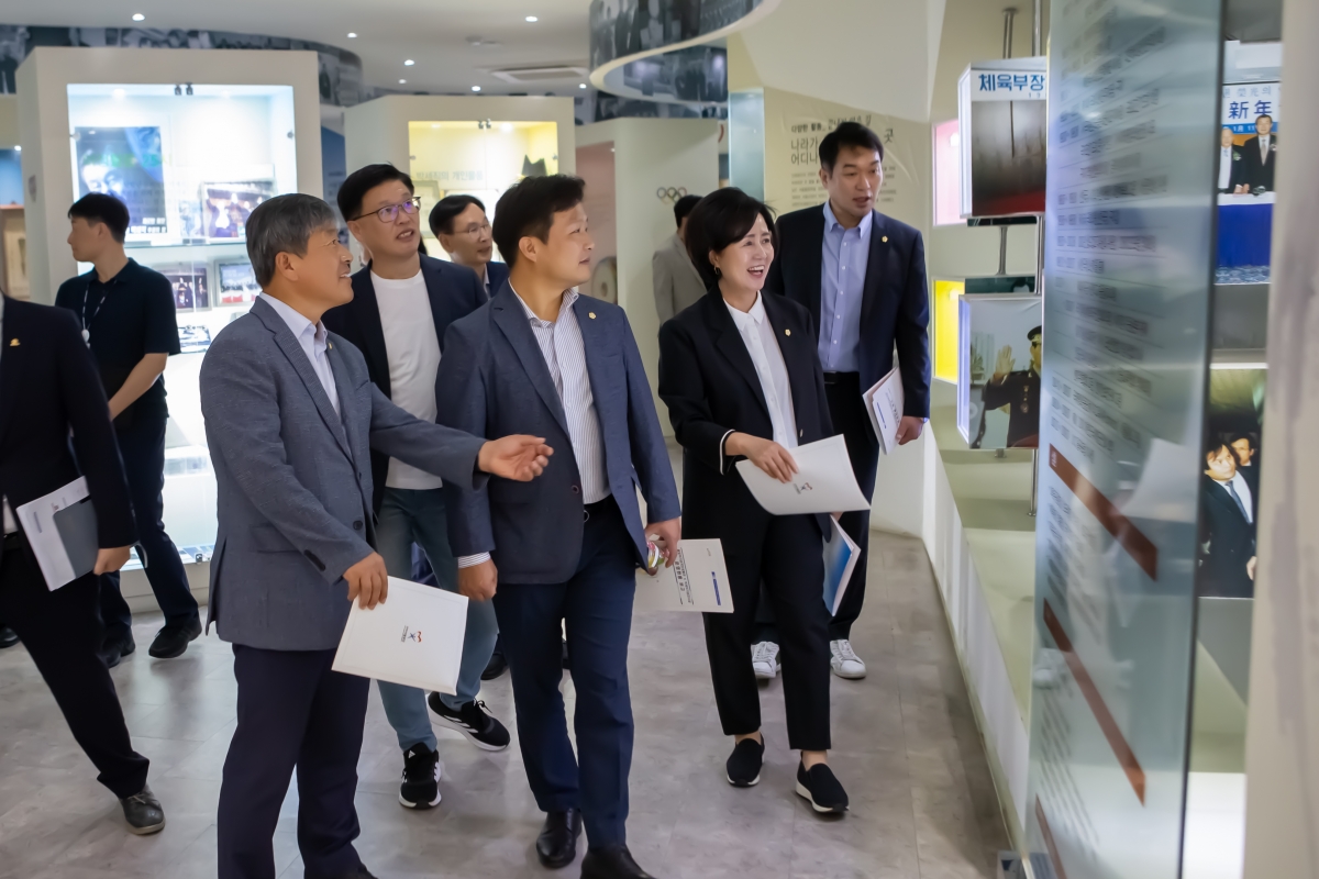 20230913-048[_P7U0663-제270회 임시회 기획행정위원회 박세직 기념 전시실 현장방문.JPG