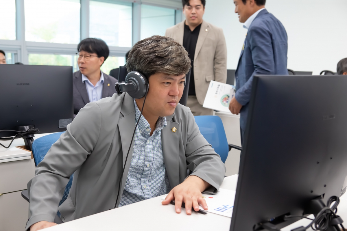 20230913-016[_P7U0562-제270회 임시회 기획행정위원회 구미영상미디어센터 현장방문.JPG