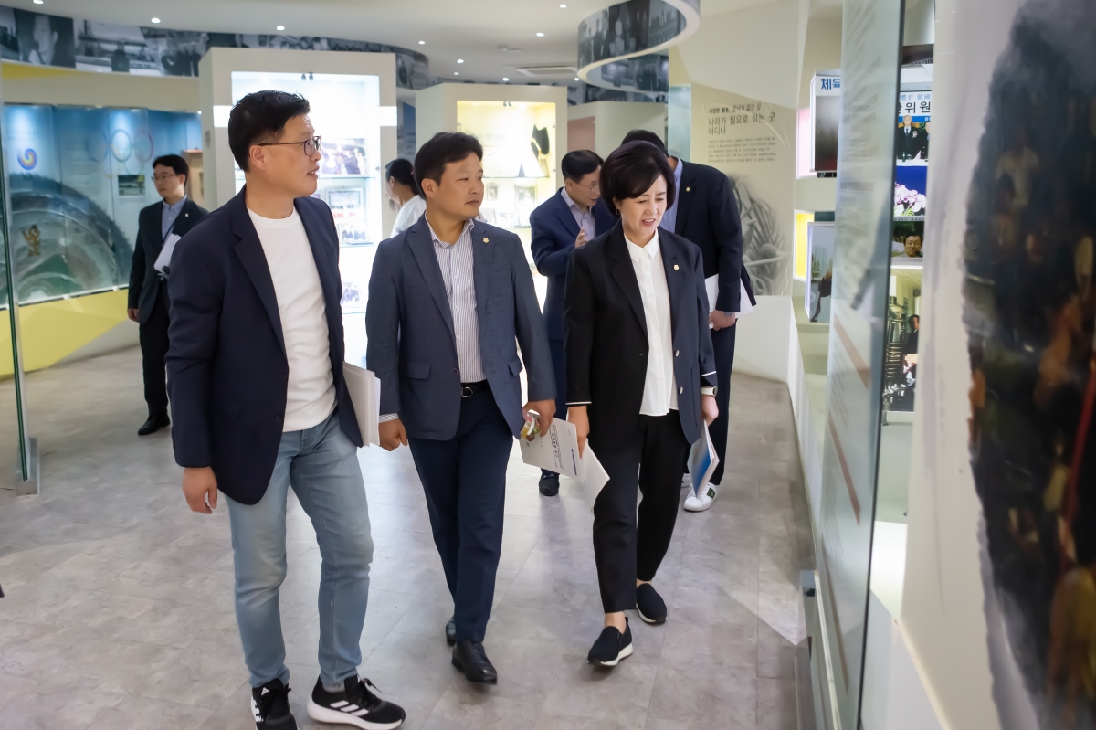 20230913-049[_P7U0666-제270회 임시회 기획행정위원회 박세직 기념 전시실 현장방문.JPG