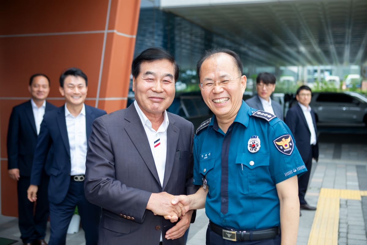 20230927-011[_P7U2245-추석맞이 구미경찰서 상황실 근무자 방문 격려.jpg