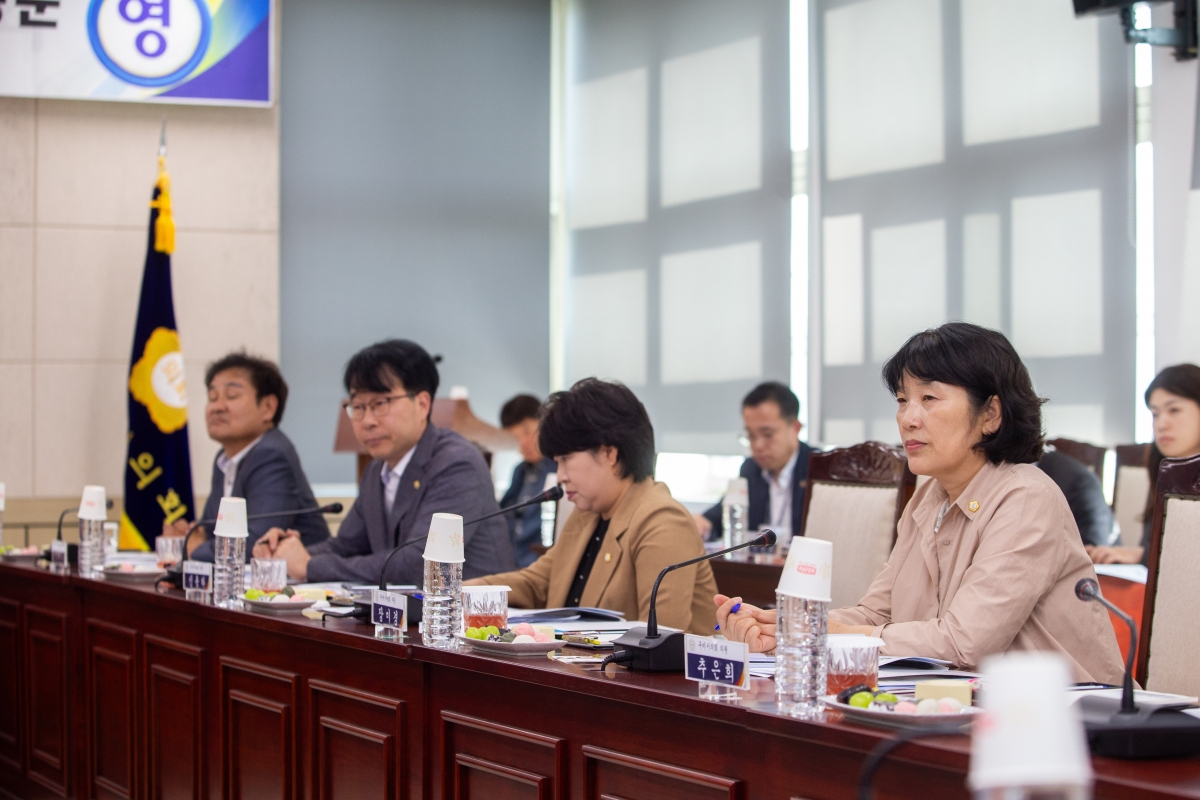 20231011-030[_P7U3283-의원연구단체 자치법규 연구회 문경시의회 방문.JPG