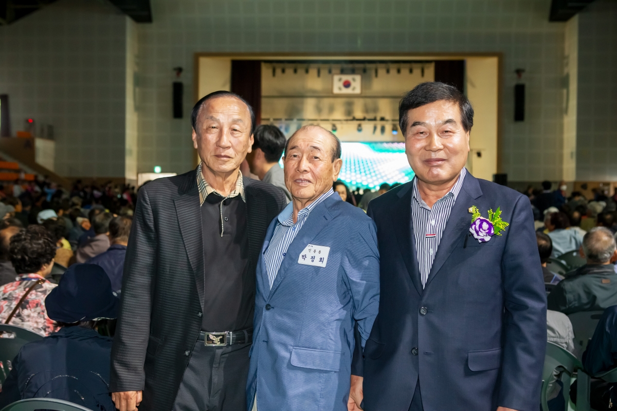 20231013-034[_P7U3745-제27회 노인의 날 기념식.jpg