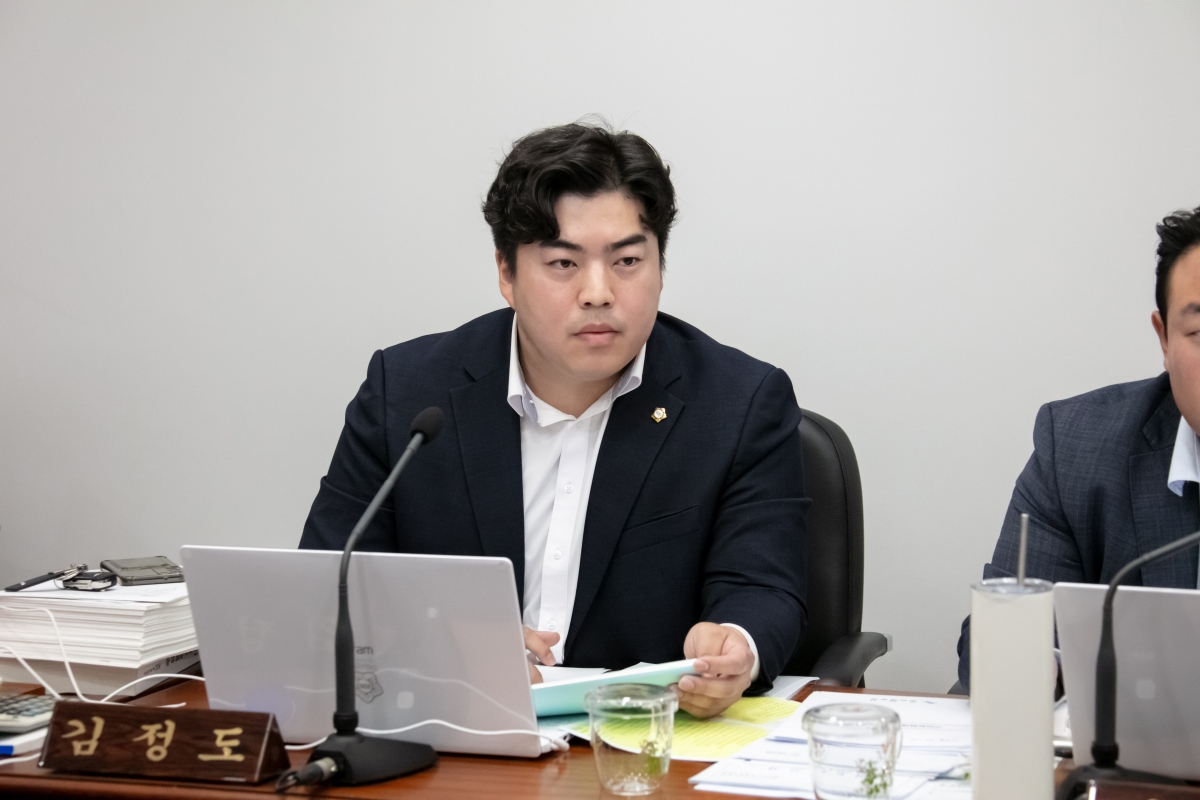 20231017-024[IMG_6958-제271회 임시회 기획행정위원회 조례안 심사활동.JPG
