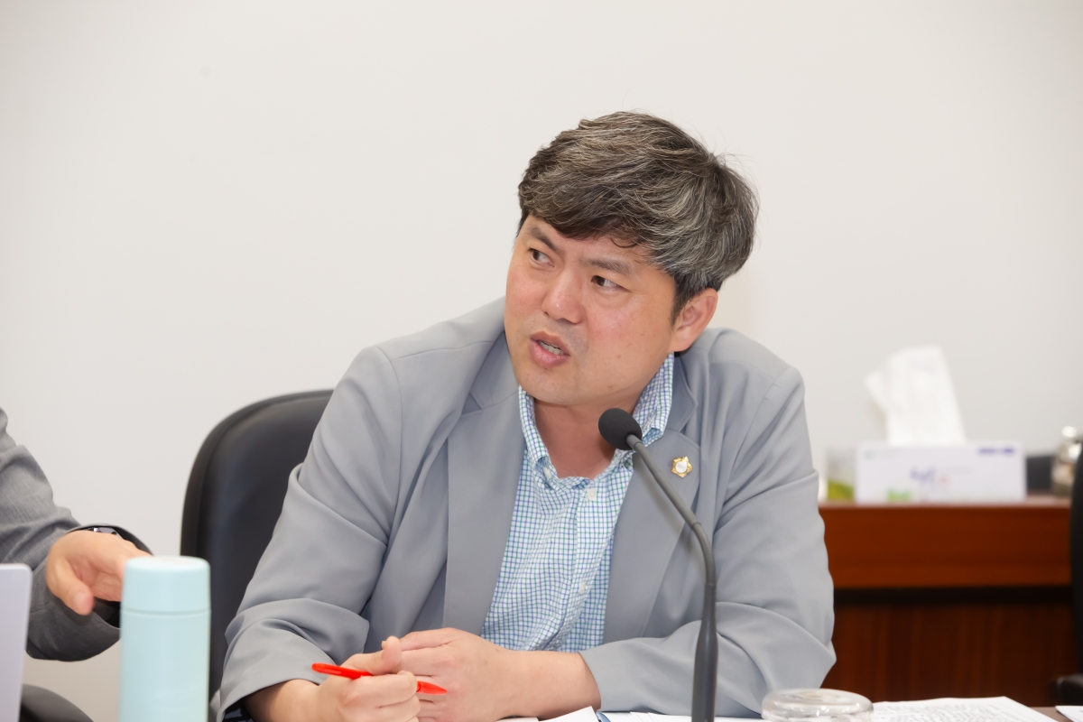 20231017-046[_P7U4493-제271회 임시회 기획행정위원회 조례안 심사활동.JPG