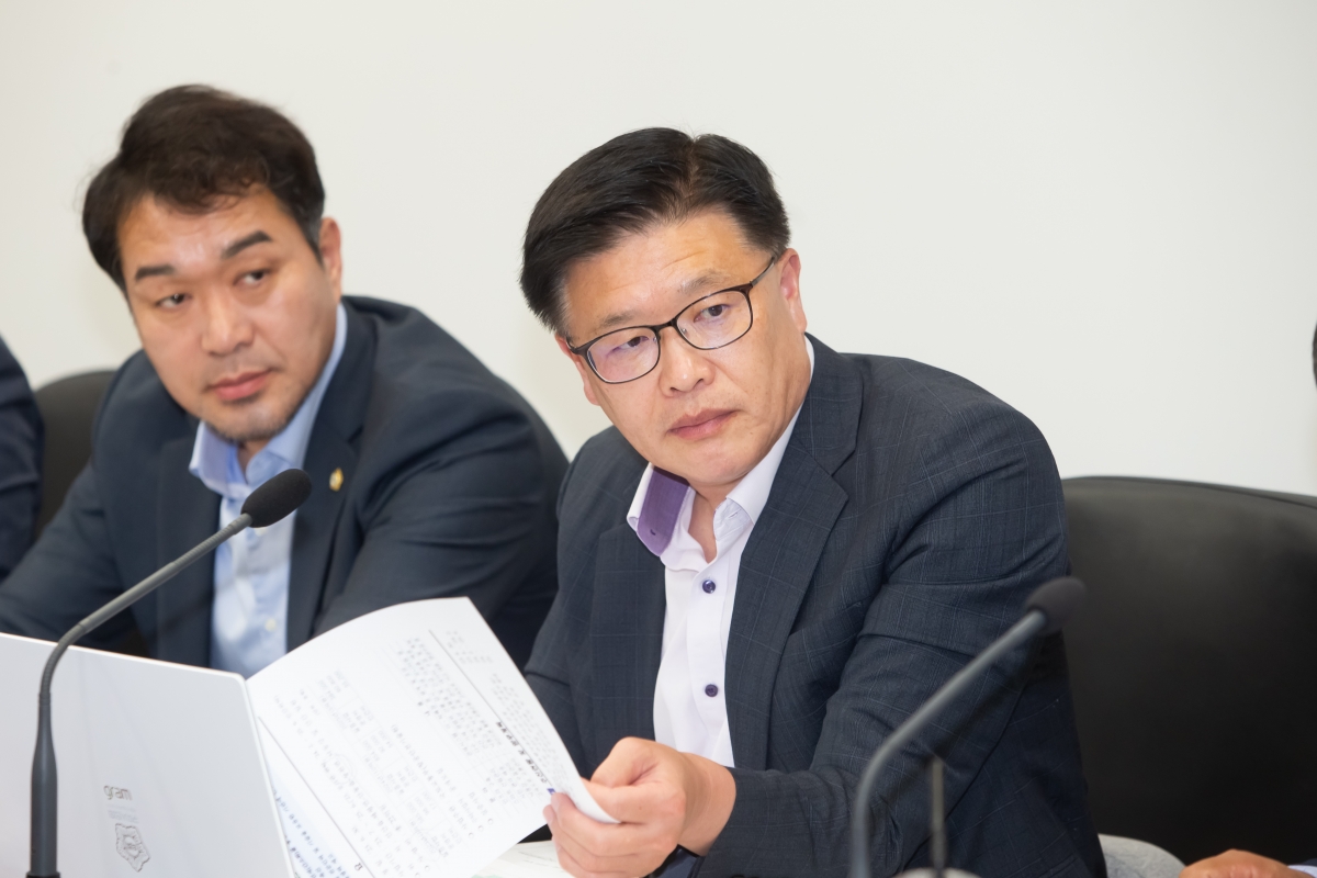 20231017-042[_P7U4467-제271회 임시회 기획행정위원회 조례안 심사활동.JPG