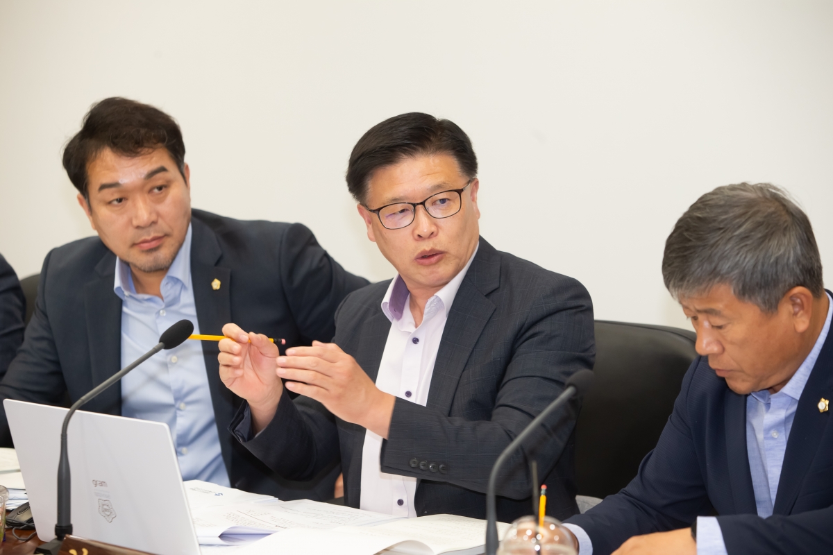 20231017-043[_P7U4470-제271회 임시회 기획행정위원회 조례안 심사활동.JPG