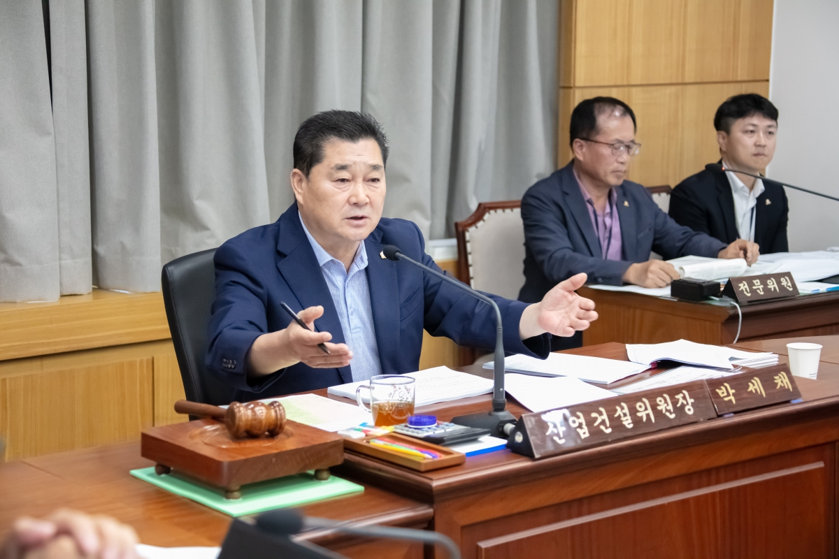 20231017-058[IMG_7086-제271회 임시회 산업건설위원회 조례안 심사활동.JPG