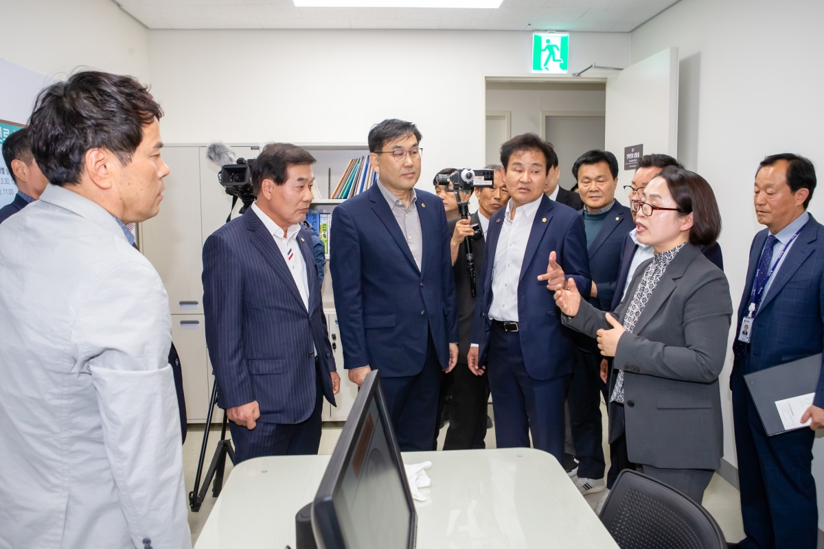 20231025-067[_P7U5967-구미시 진학진로지원센터 개소식.JPG