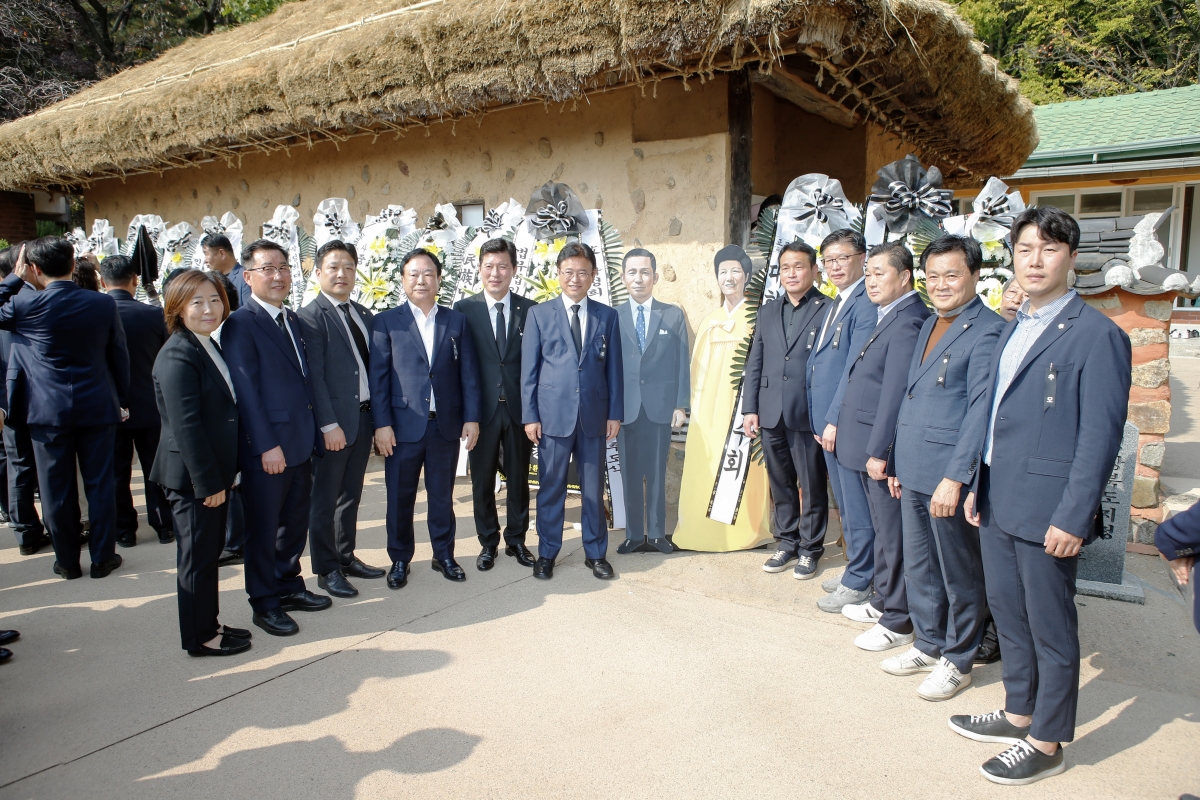 20231026-043[_P7U6139-박정희대통령 서거 44주기 추모제 및 추도식.jpg