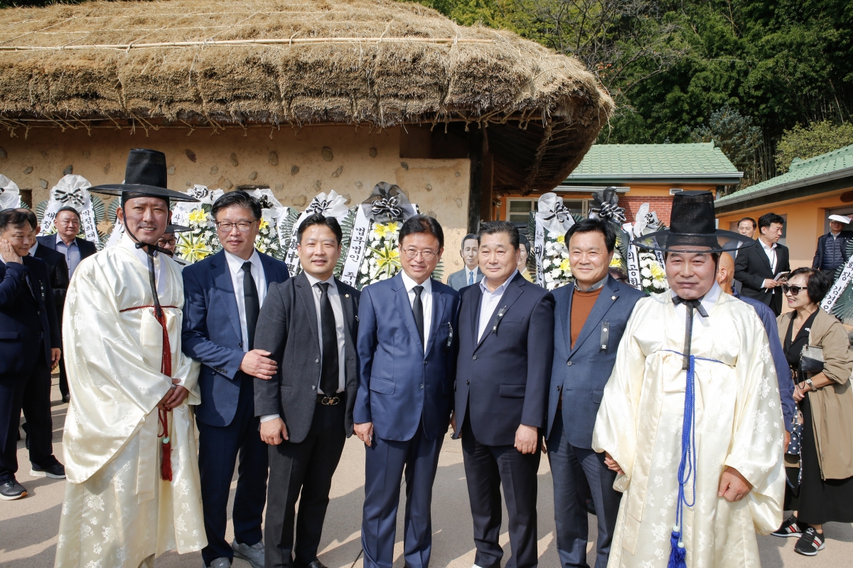 20231026-042[_P7U6133-박정희대통령 서거 44주기 추모제 및 추도식.jpg