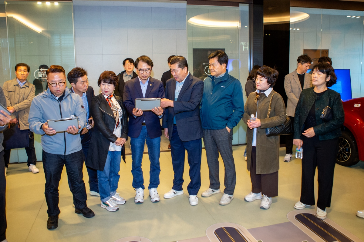 20231023-075[_P7U5476-제271회 임시회 산업건설위원회 울산광역시 교통관리센터 비교건학.jpg