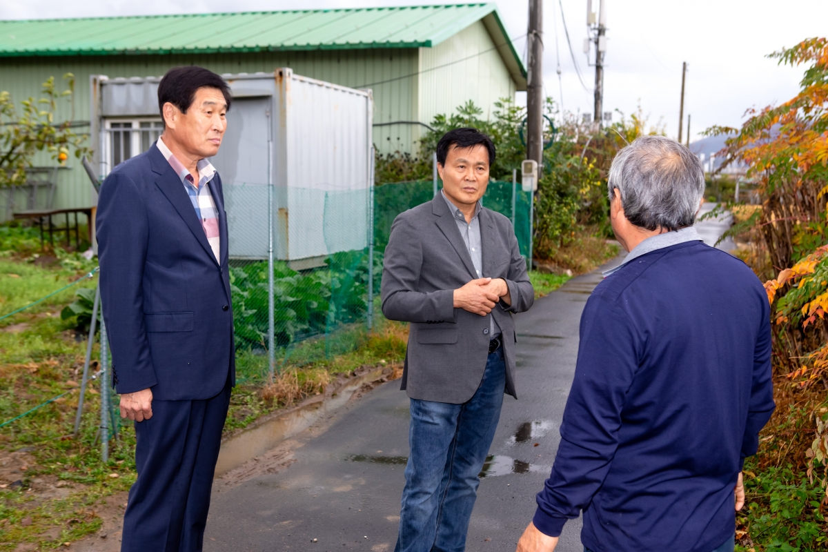 20231106-007[_P7U7907-신공항이전지원특별위원회 소음실사를 위한 대구광역시 동구 아라어린이공원 부근 현장 방문.jpg