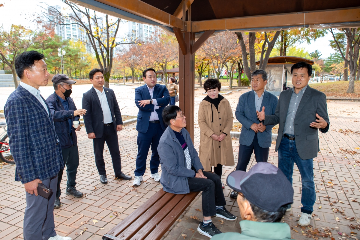 20231106-014[_P7U7925-신공항이전지원특별위원회 소음실사를 위한 대구광역시 북구 함지근린공원 현장 방문.jpg