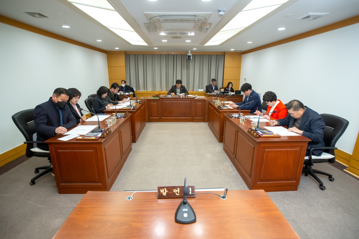 20231120-004[_P7U9475-폐회중 의회운영위원회 활동.jpg