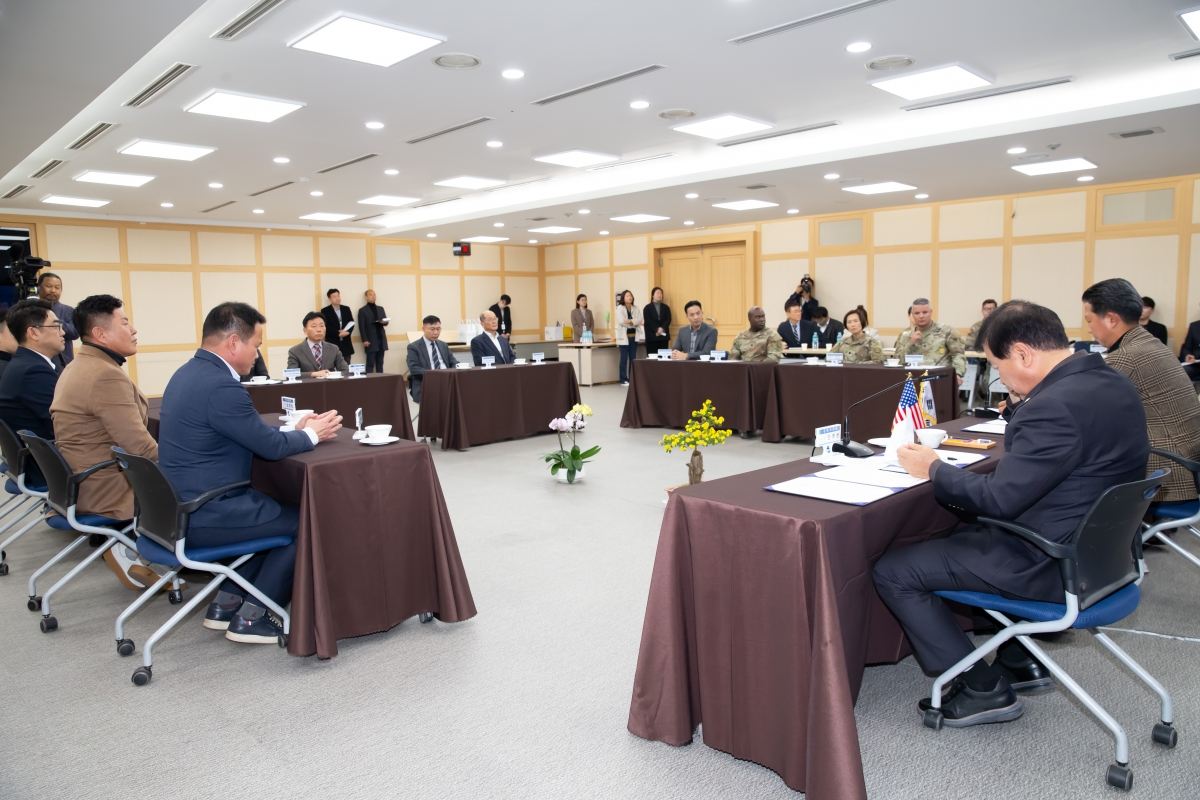 20231120-022[_P7U9587-구미시 주한미군 498전투지원부대 구미시의회 상호교류 협약 체결식.jpg