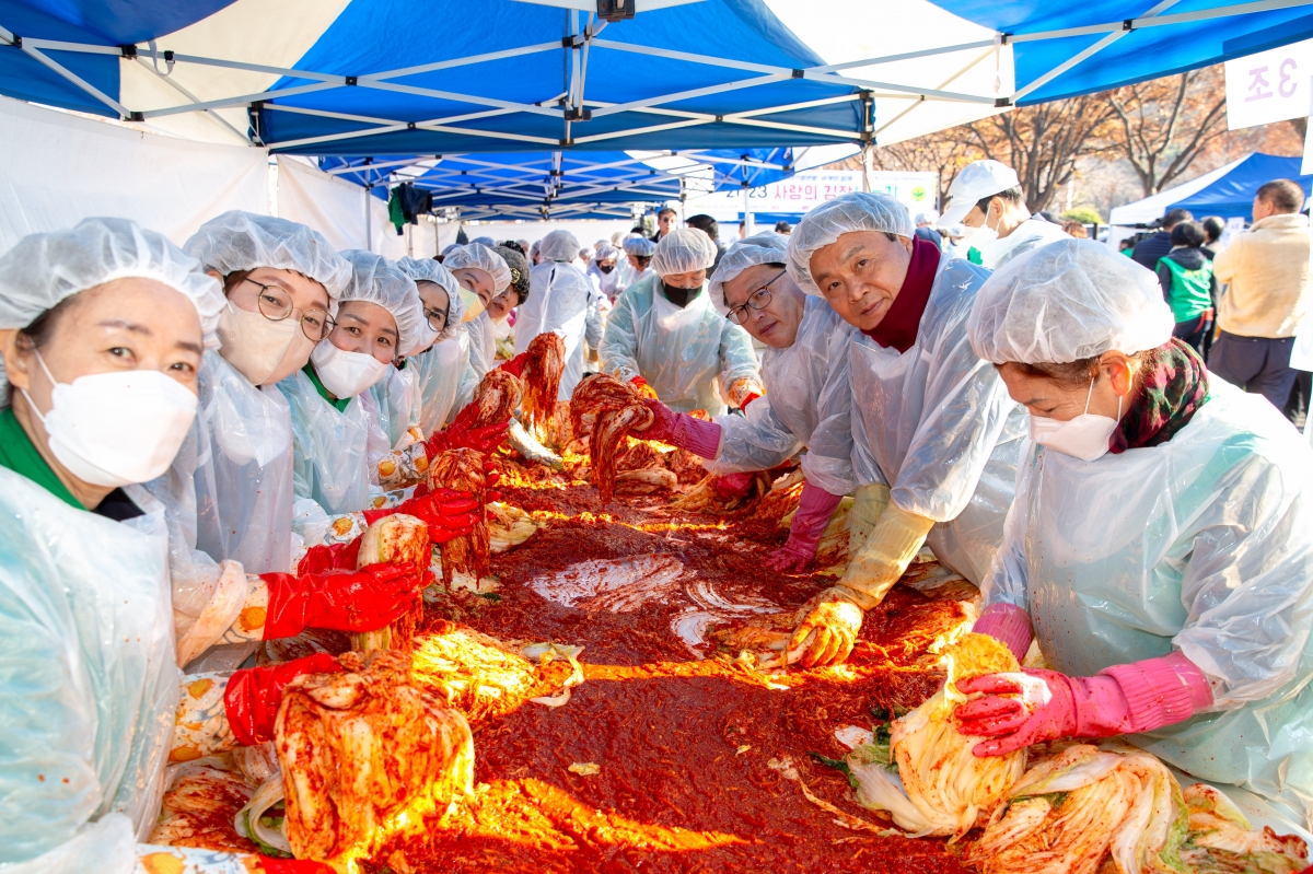 20231122-068[_P7U0176-구미시새마을부녀회 2023 사랑의 김장나누기.jpg